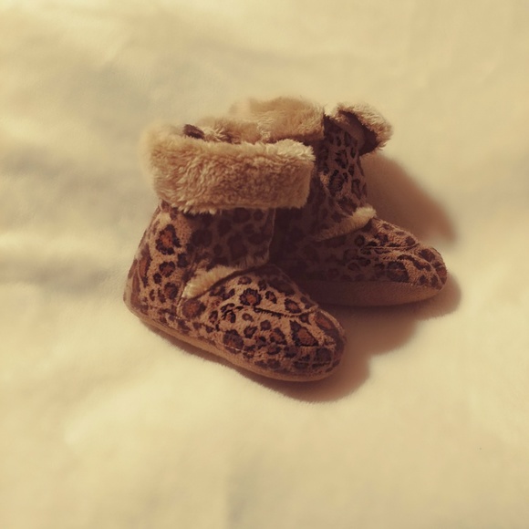 Koala Kids Other - 😍 Size 1 (Baby) Cheetah Print Soft Fuzzy Boots